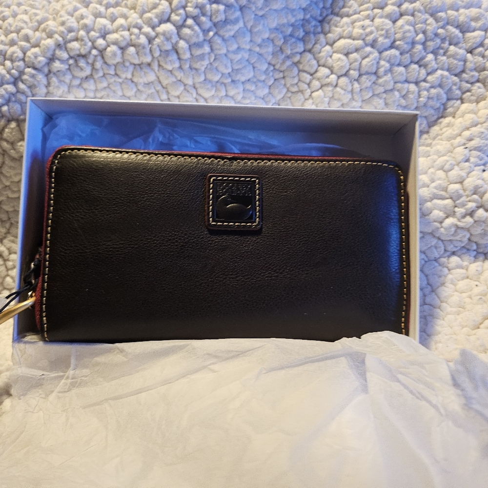 Dooney and Bourke Florentine Zip Around wallet